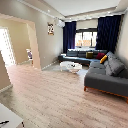 Golden Cherry 公寓 *