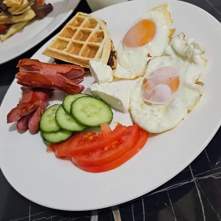 Golden Cherry * 地拉那