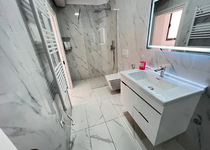 Apartment Golden Cherry