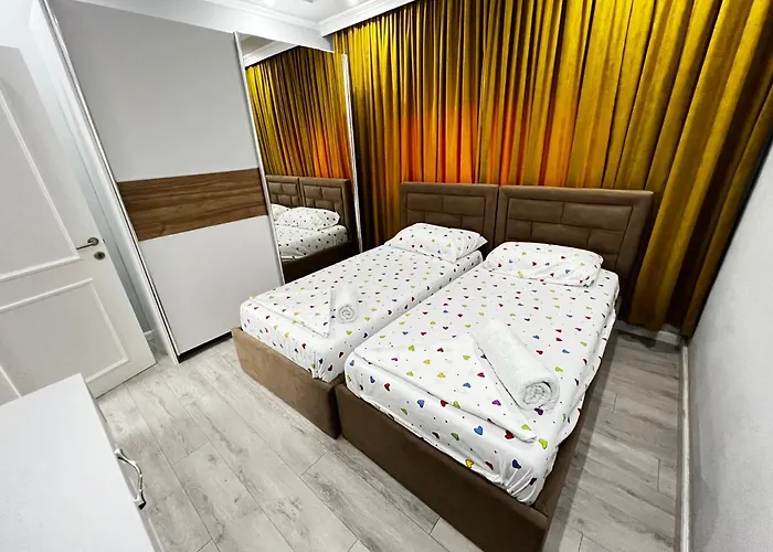 Golden Cherry Apartment *