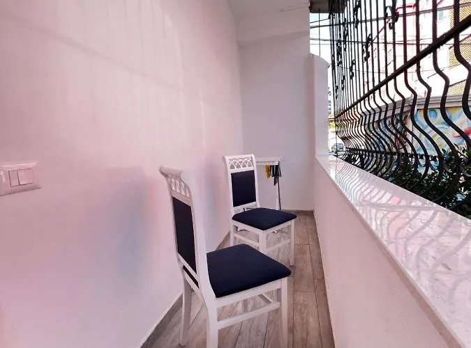 Golden Cherry * 地拉那