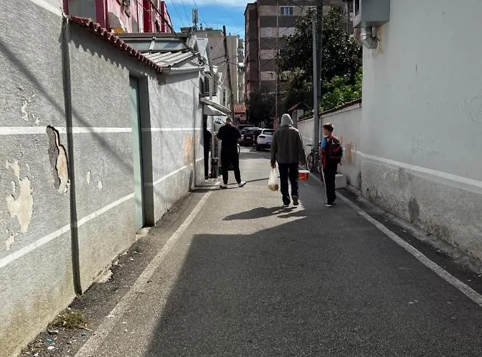 Golden Cherry Lägenhet Tirana